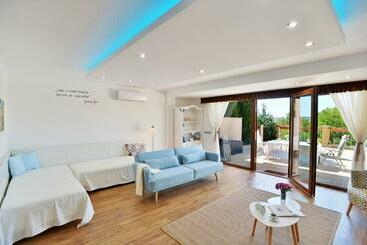 پانسیون Egri Otthonom Vendégház