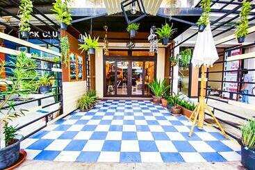 بنسيون Hello Hostel Ayutthaya