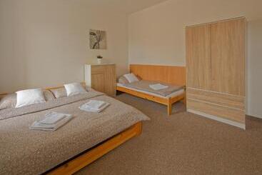 펜션 Penzion A Restaurace Na Křižovatce