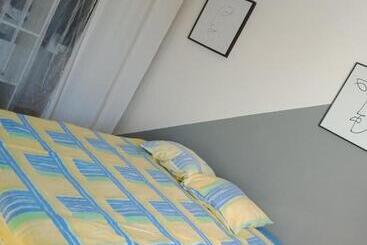 ツーリストアパートメント Villa Perpignanaise