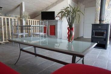 ベッドアンドブレックファースト Gîte Le Magnan, 55 M2, Au Calme, Terrasse, Jardin, Piscine Chauffée, Sud Ardèche