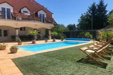 مبيت وإفطار Oázis Panzió