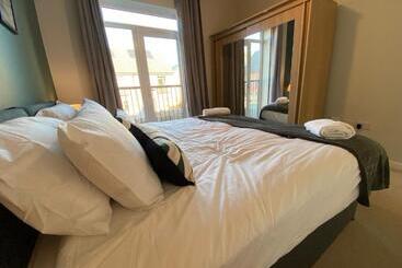 شقق خاصة سياحية Heartswood Home Modern 3 Bedroom, Double Driveway