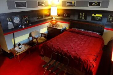 فندق The Star Trek   Uss Enterprise Room At The Itty Bitty Inn