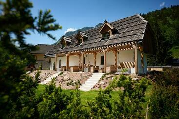 آپارتمانهای توریستها Natur Bajta