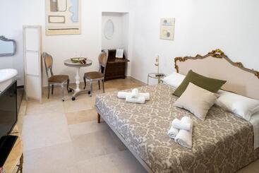 پانسیون Corte Pietrantica   Charming Rooms & Suites