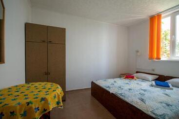 Пансион ваканционни къщи на брега  Holiday Houses On The Coast