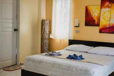 استراحتگاه Amami Beachfront Villa With Private Beach