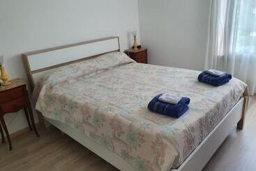 آپارتمان‌های توریست‌ها Royal Palm Juan Les Pins  Appartement 53m2 Avec Terrasse Ensolleillée 5e Dernier étage 200m De La Pl