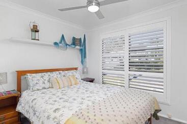 דירות לתיירים Diggers Drive No11