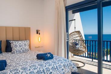 Жильё для туристов Frontline Villa 26, Modern Coastal Design With Amazing Views