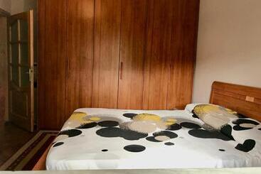 آپارتمانهای توریستها Lovely Apartment In Front Of The Lake