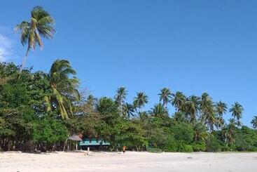 فندق صغير Mutiara Beach Resort