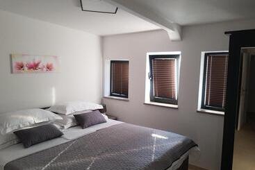 آپارتمان‌های توریست‌ها Fontana Apartments