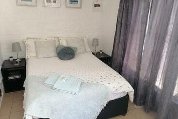 Пансион 25 On Irvine