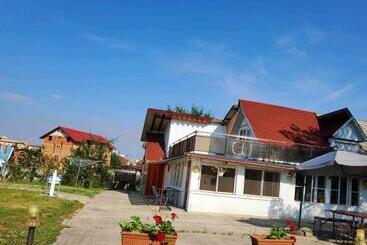 פנסיון Casa Alexa