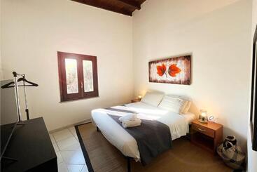 דירות לתיירים Surfing Cottages