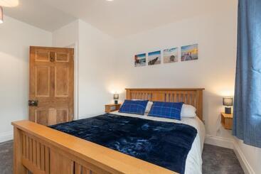 דירות לתיירים Falcon House