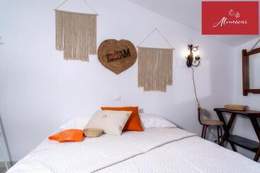 Guest House Almeixar