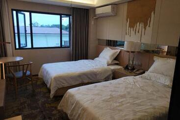 هتل 皇家一号度假村 Tourist Garden