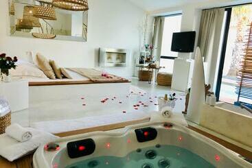 پانسیون Mas Sainte Marie ,piscine Chauffée