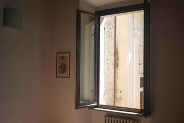 پانسیون St Francis Apartaments