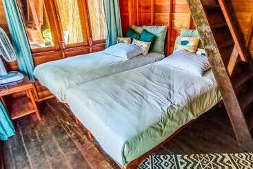 هتل Forra Pattaya Beach Front Bungalow