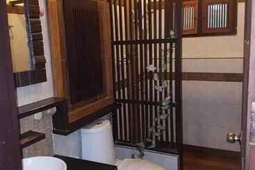 بنسيون Niracha Chaweng House