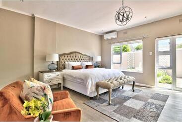 بنسيون The Good Host