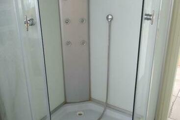 پانسیون Valjotė