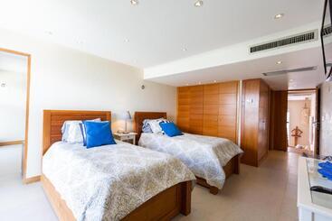 آپارتمانهای توریستها Beachfront Bbq Infinitypool&jacuzzi Aqualoft