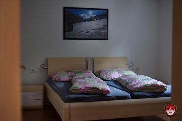 관광객 아파트 Ferienwohnung Glusavinahüsle