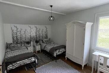 شقق خاصة سياحية La Maison Du Haut De Freydon Ambiance Scandinave