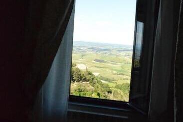 آپارتمانهای توریستها La Terrazza Sull Alba