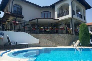 펜션 къща за гости мускат 2