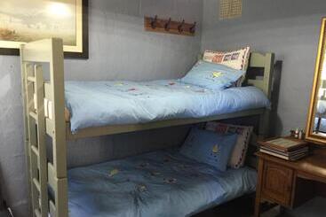 פנסיון A Boat House