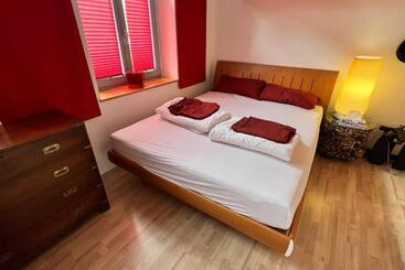 דירות לתיירים Appartement Like Complete Suite With Terrasse, Very Close To Centre, Beautiful, Superquiet, Parking