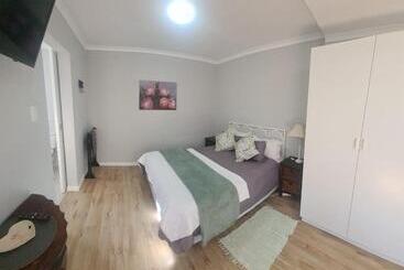 تختخواب و صبحانه Cottage On Ilchester