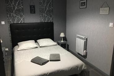 ベッドアンドブレックファースト Les Chambres Du Roc