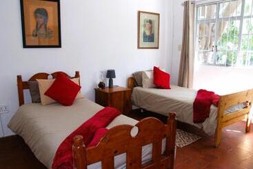 شقق خاصة سياحية Northwich Game Ranch