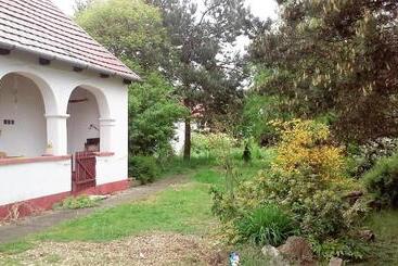 بنسيون Gádoros Vendégház