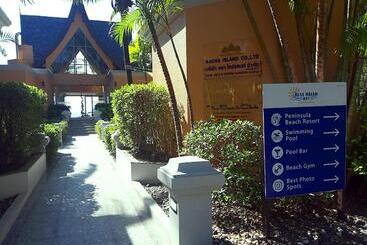 Курорт Siam Royal Bay Beach Villa And Beachfront Apartments