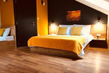 آپارتمان‌های توریست‌ها Urban Corner   Deluxe Apartments