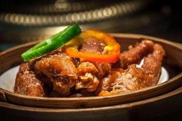 בית מלון כפרי Hilton Garden Inn Lijiang