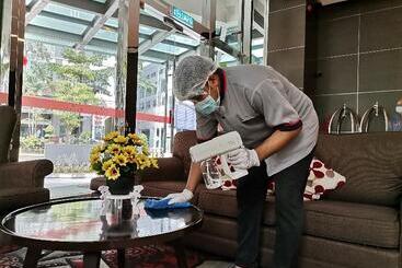 호텔 Ramada Suites By Wyndham Kuala Lumpur City Centre