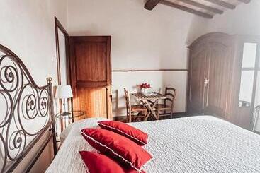 مبيت وإفطار Antica Torre Del Borgo