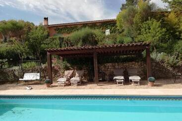 住宿加早餐  Chambre D Hôte Le Mas Des Romarins