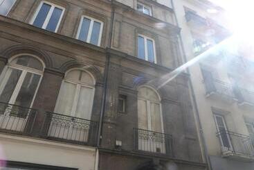 تختخواب و صبحانه Chambre D Hôtes La Grotte De Voltaire