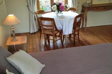 تختخواب و صبحانه Le Grand Arbre