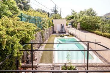 דירות לתיירים Chante Quinson